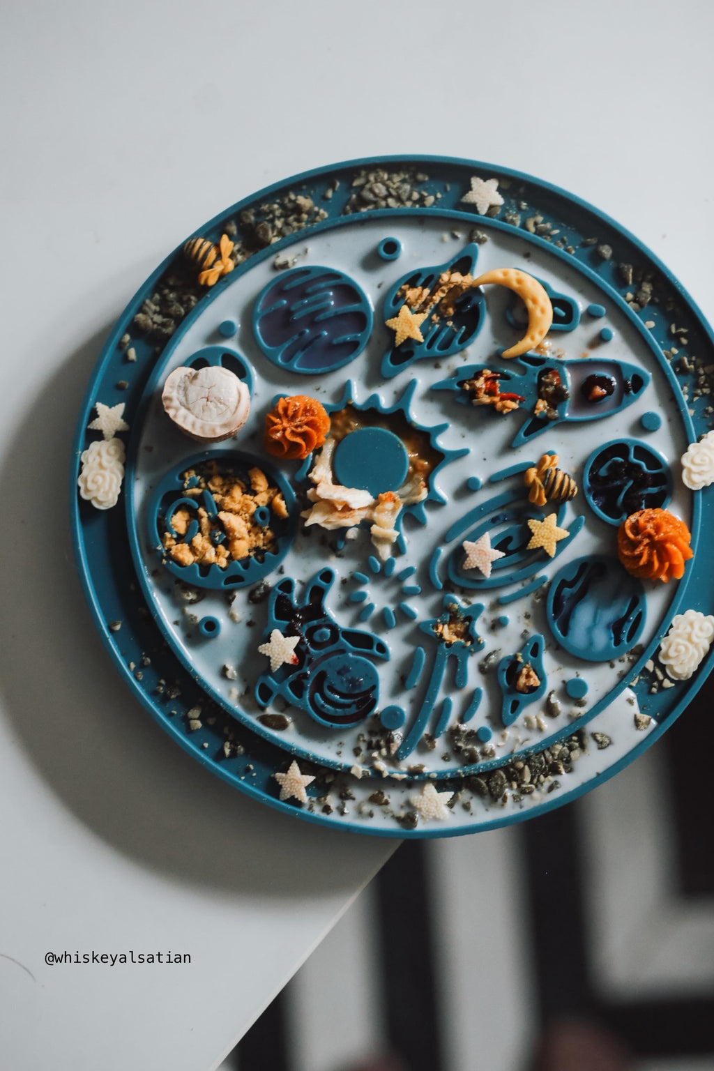 Mars 2-in-1 Slow Feeder & Lick Mat